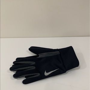 Nike thermal running gloves & beanie.